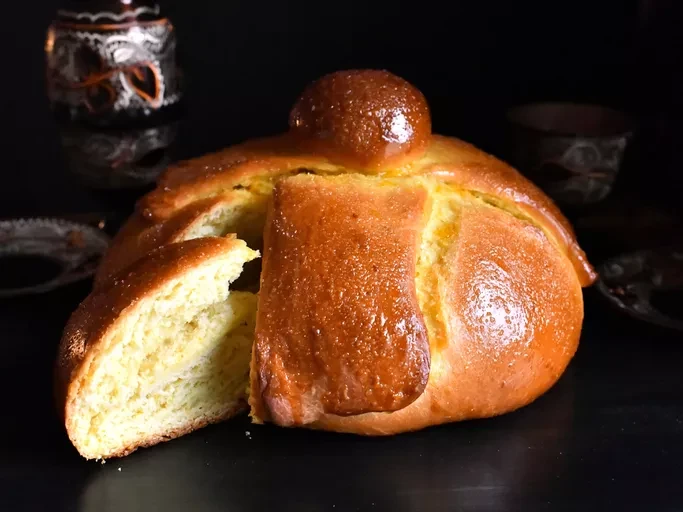 Pan de Muertos (Mexican Bread of the Dead)